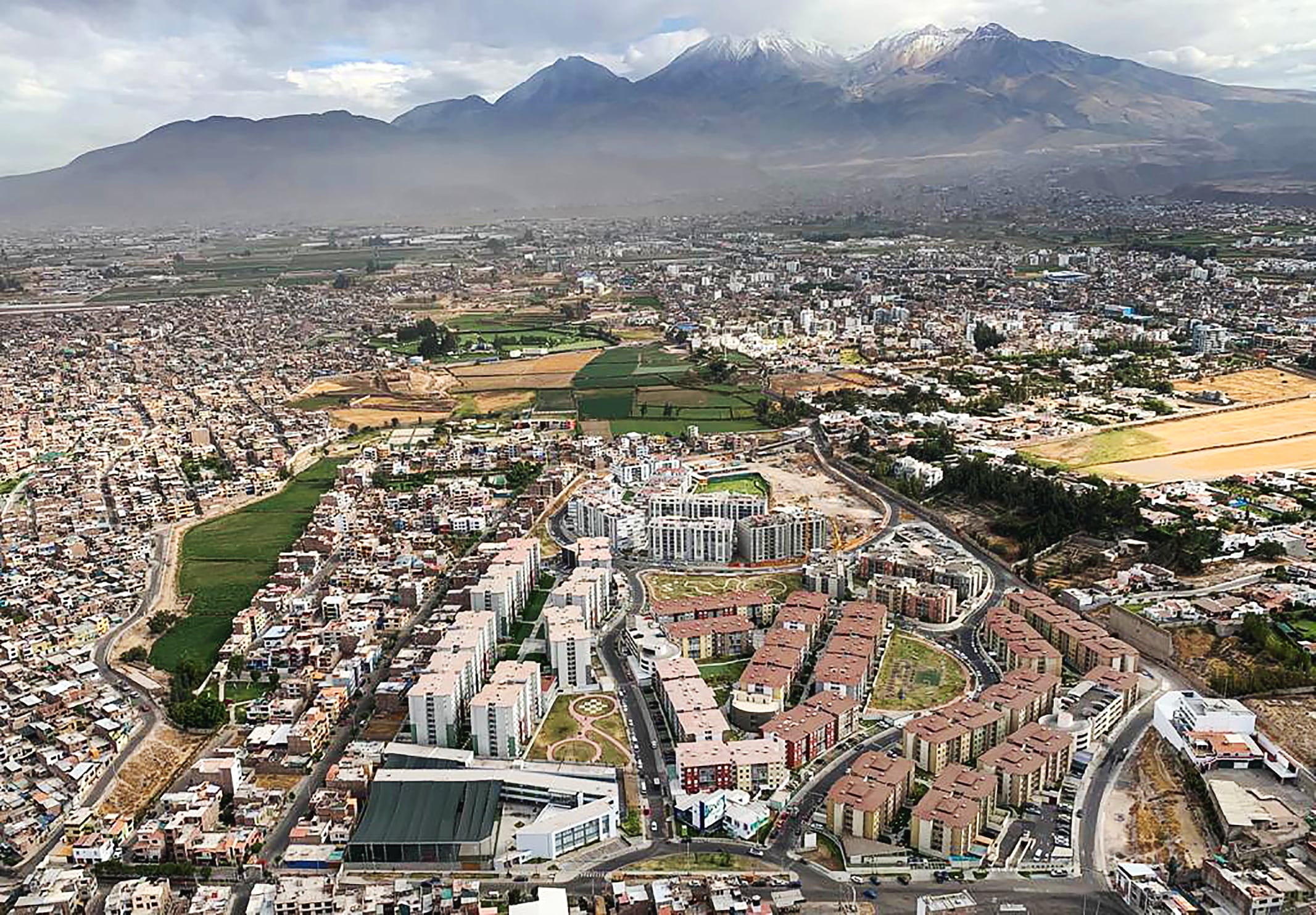 Valle Blanco Premium y Villa Verde 2, los proyectos de Cumbres en Arequipa